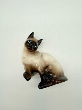 Ceramic Siamese Cat Figurine in Cream and Brown - Decorative Pets Accent
